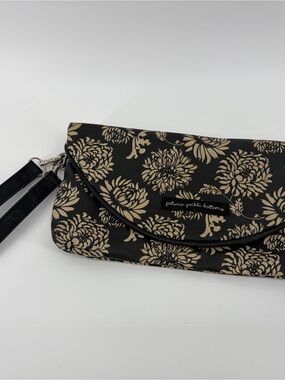 Petunia Pickle Bottom Bag Black & White Floral Flower Wristlet, Easy Clean‎